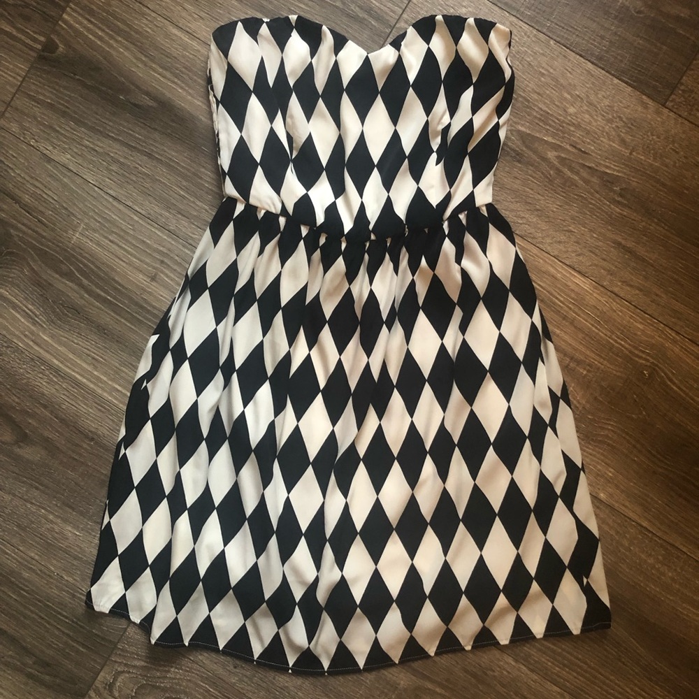 Geometric pattern boutique party/cocktail dress!